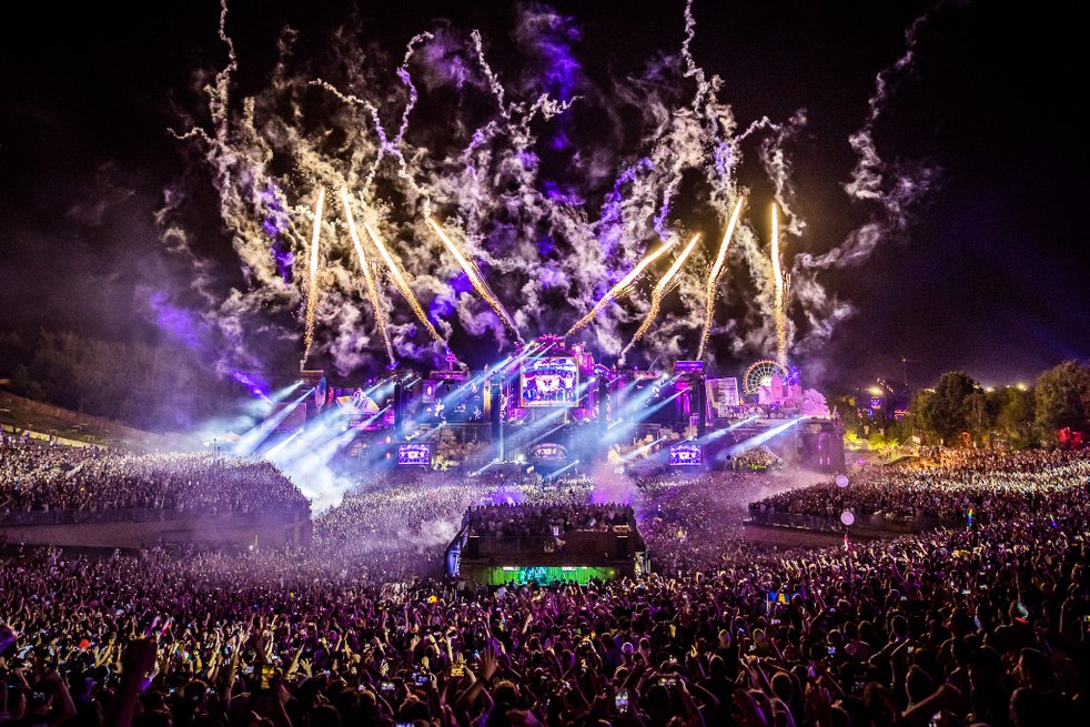 Tomorrowland mainstage 2019 fireworks
